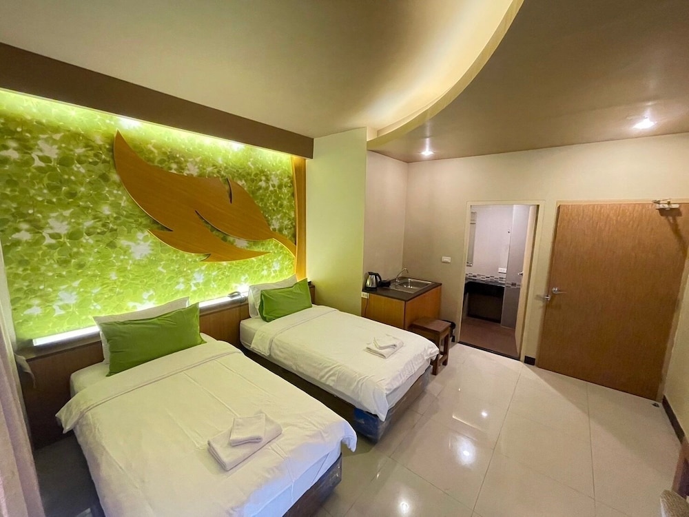 Superior Double Or Twin Room, City View photo 3
