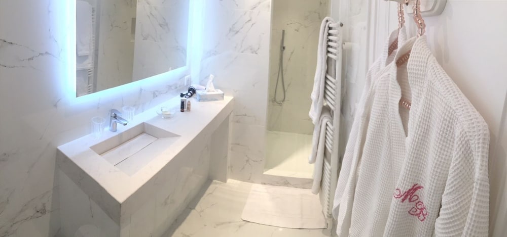 Double Room (Spa Acces & Massage Included For 2) photo 2