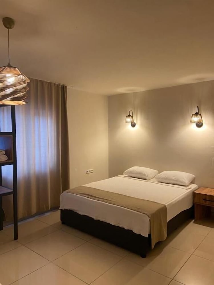 Basic Quadruple Room photo 3