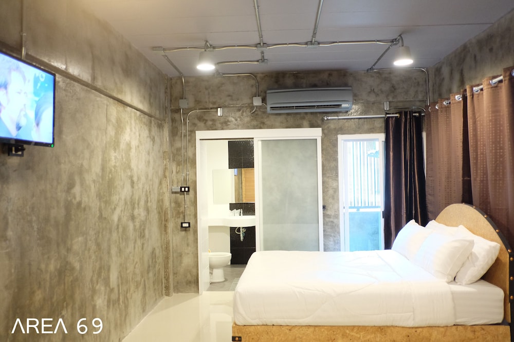 Loft Design Double Bedroom photo 3