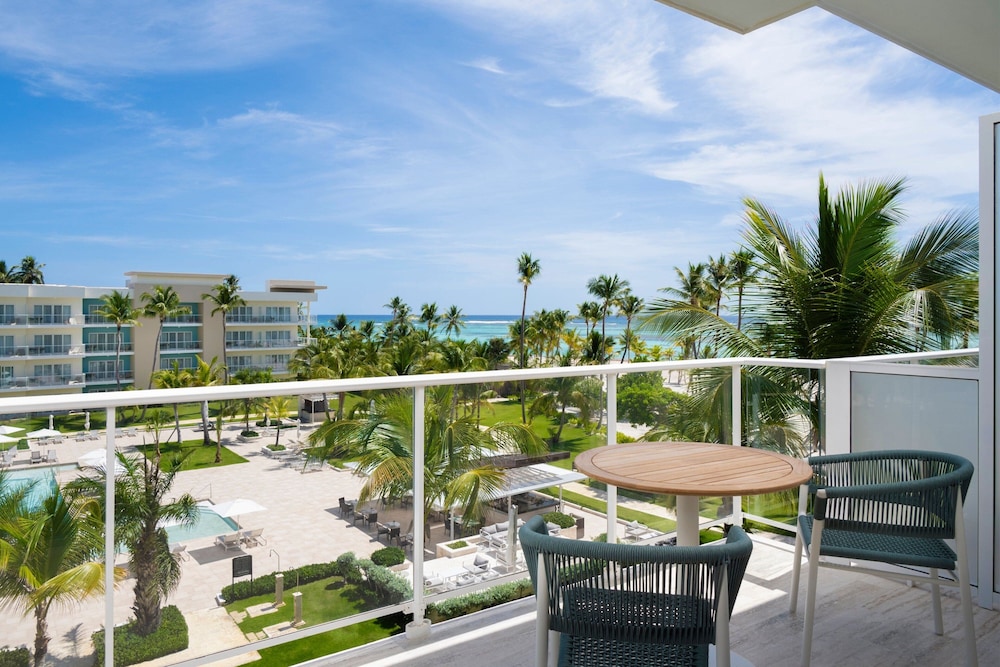 Premium Room, 1 King Bed, Ocean View (Balcony)