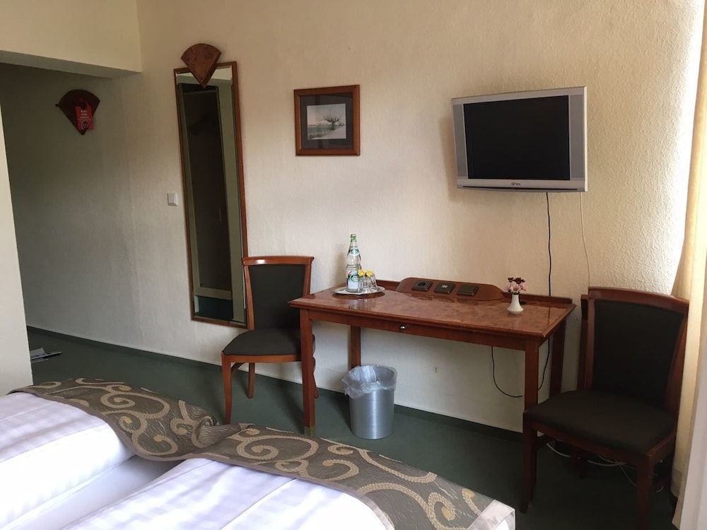 Economy Double Room Single Use photo 3