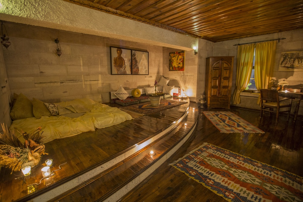 Panoramic Room - Photo 12