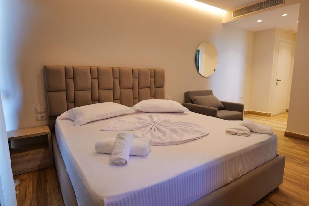 Deluxe Suite, Sea View photo 2