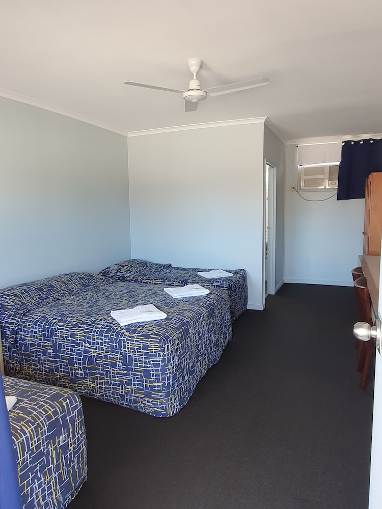 Standard Room (Queen 2 singles) photo 3