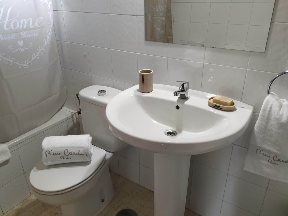 Romantic Studio, 1 Double Bed, Kitchen, Valley View photo 3