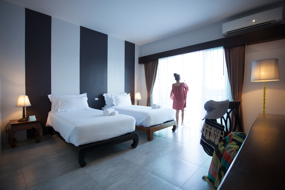 Superior Twin Room with Shower photo 2