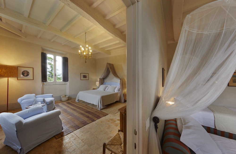 Family Room, 2 Bedrooms, Garden View photo 3