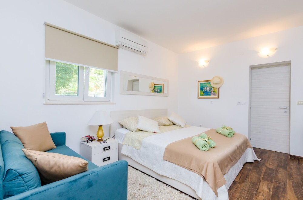 Studio apartment with patio