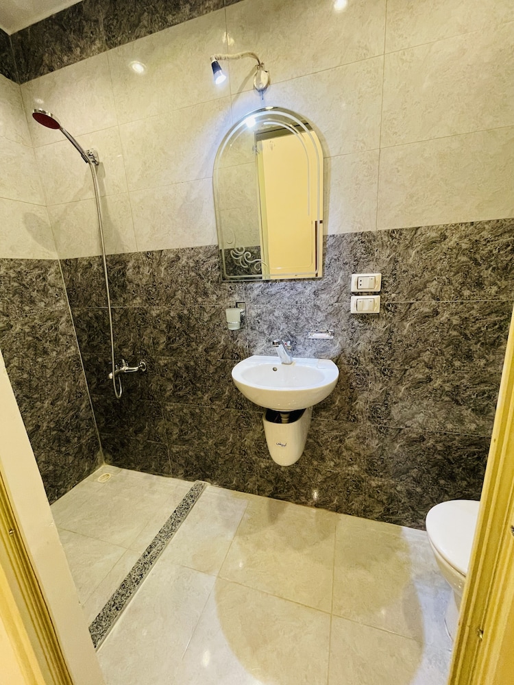 Deluxe Twin Room, 2 Twin Beds, City View - Photo 2