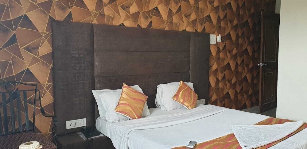 Deluxe Double Room, City View