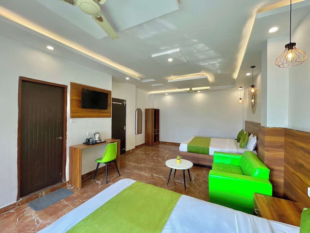 Family Room photo 3