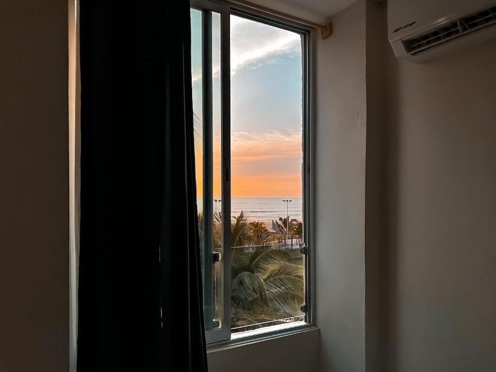 Superior Double Room, 1 Bedroom, Kitchen, Beach View photo 3