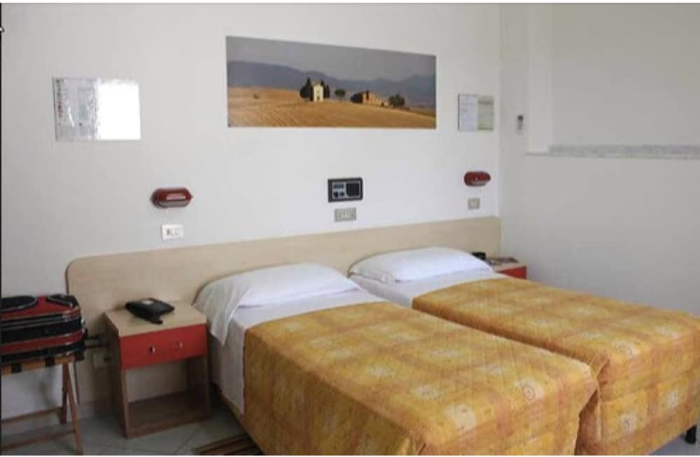 Classic Double or Twin Room, 1 Bedroom, Balcony photo 3