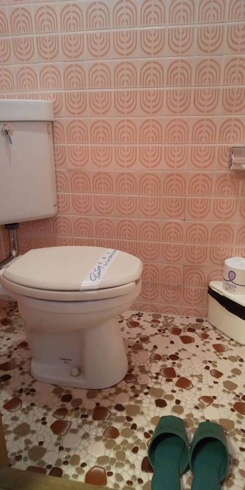 Economy Single Room, Non Smoking, Shared Bathroom photo 3