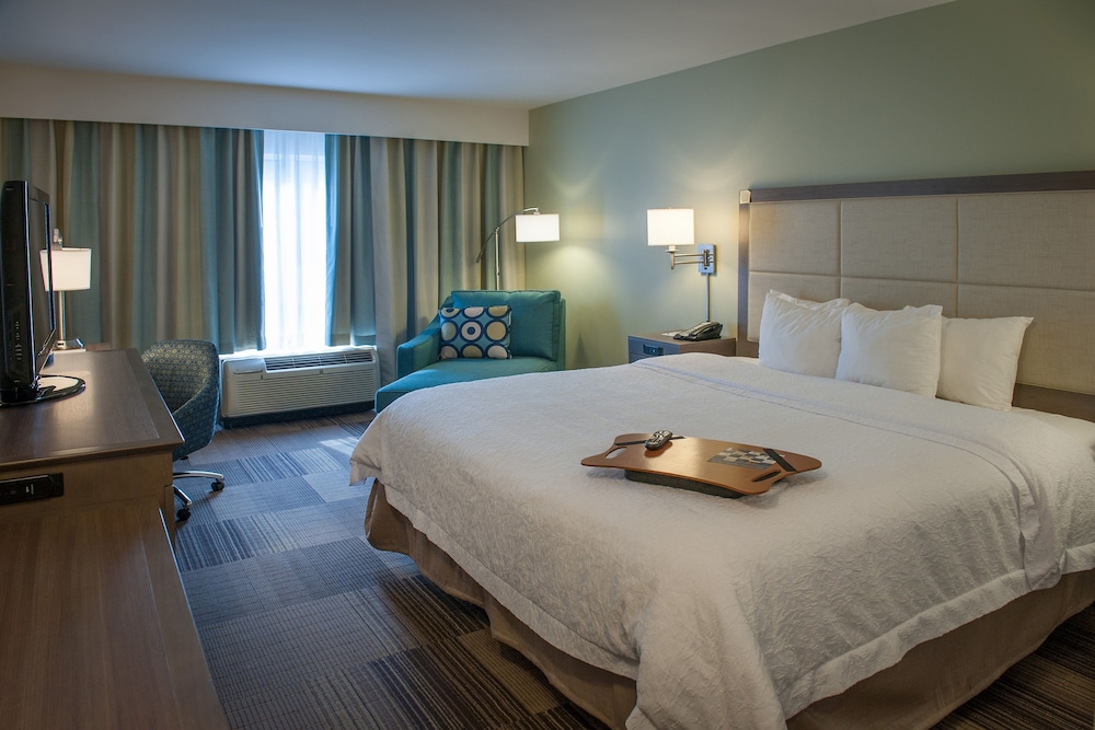 Room, 1 King Bed, Accessible (Hearing) - Photo 2
