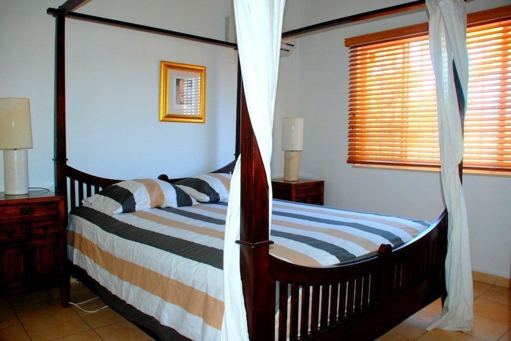 Villa photo 1