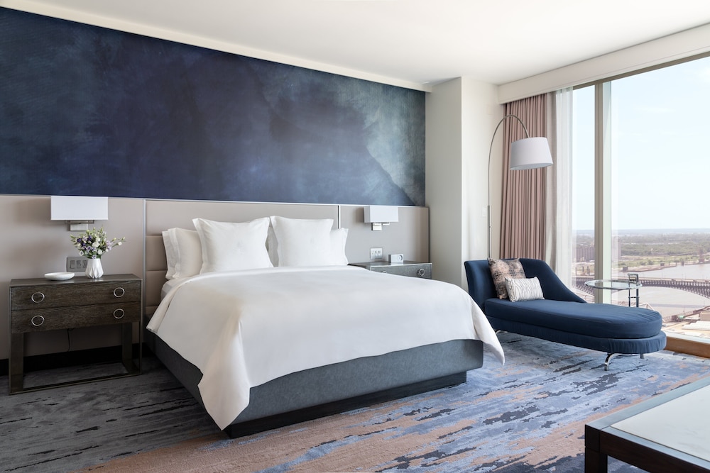 Luxury Suite, 1 King Bed, Non Smoking - Photo 1