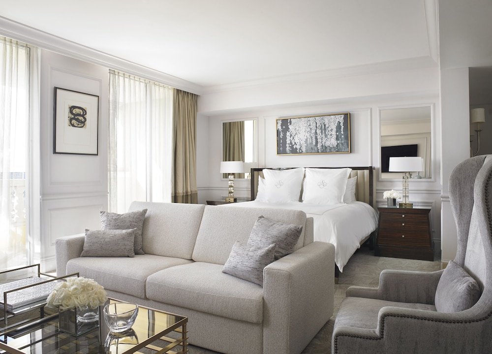 Room (Intracoastal)