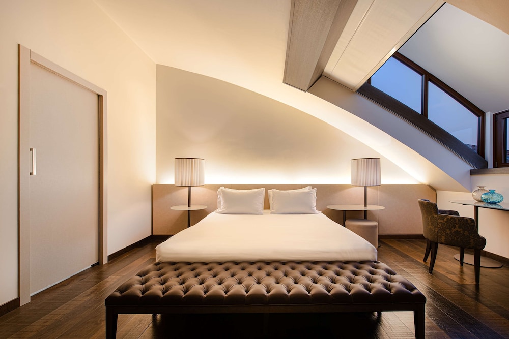 Premium Room, 1 King Bed