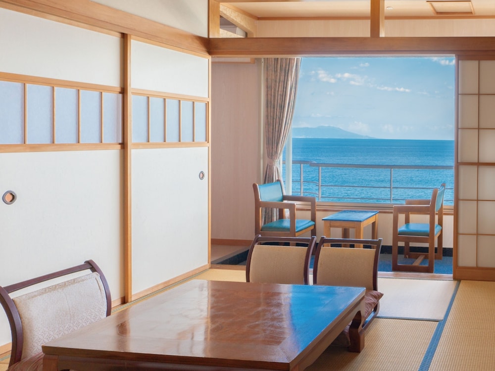 Deluxe Suite - Photo 7