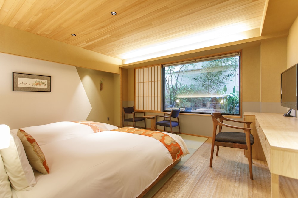 Comfort Twin Room with Japanese Garden, Non Smoking photo 1