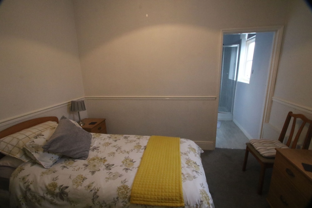 Standard Single Room, Ensuite photo 2