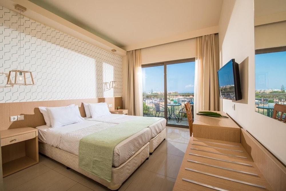 Comfort Room, Refrigerator