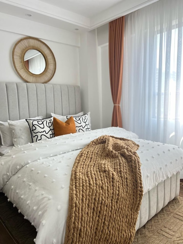 Comfort Apartment, Balcony, City View