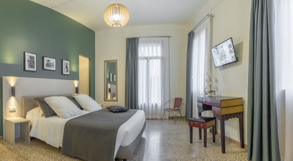 Junior Suite, 1 Bedroom, Grand Canal View photo 1