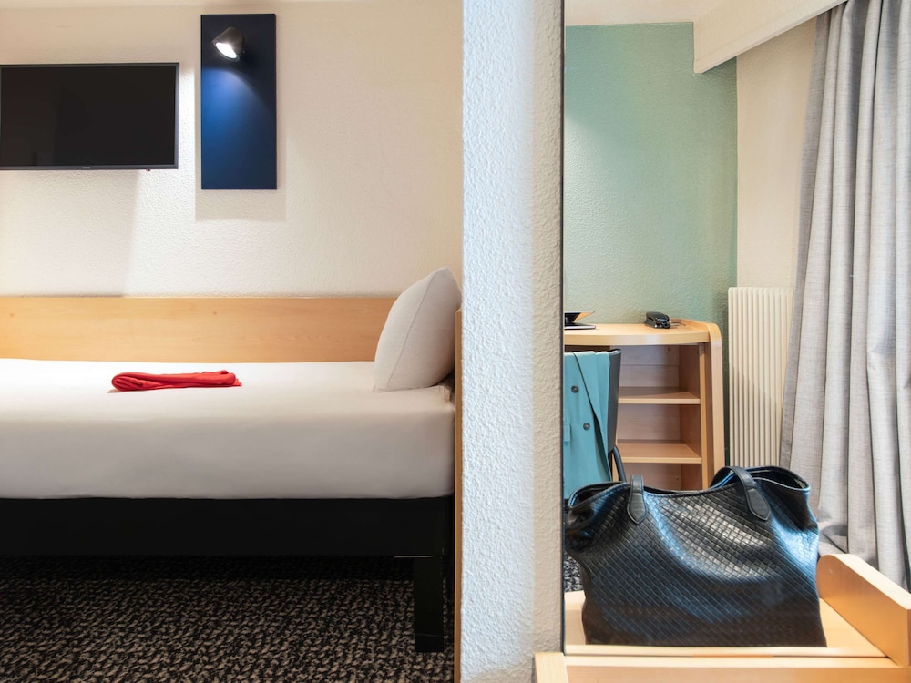 Standard Room, 1 Double Bed thumbnail 5