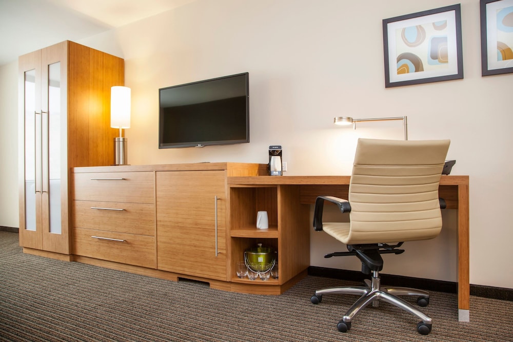 Deluxe Room, Multiple Beds, Golf View photo 3