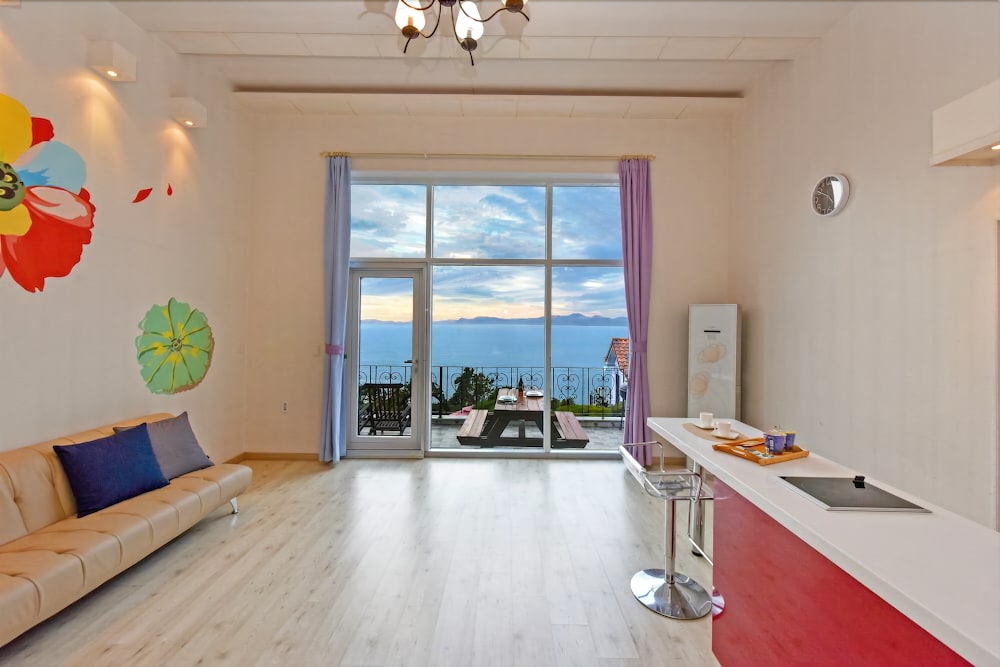 Room, Ocean View (Tropical Blue) photo 2