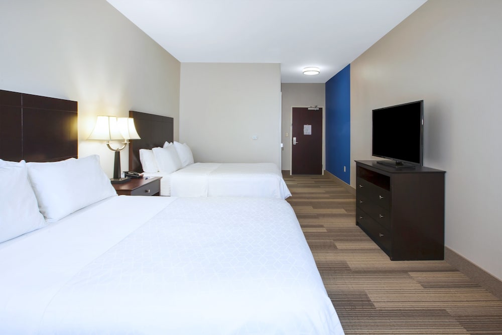 Standard Room, 2 Queen Beds - Photo 1