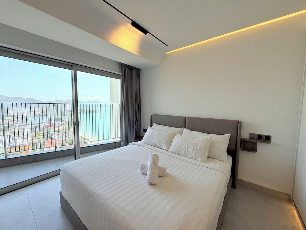 Exclusive Apartment, Balcony, Sea View