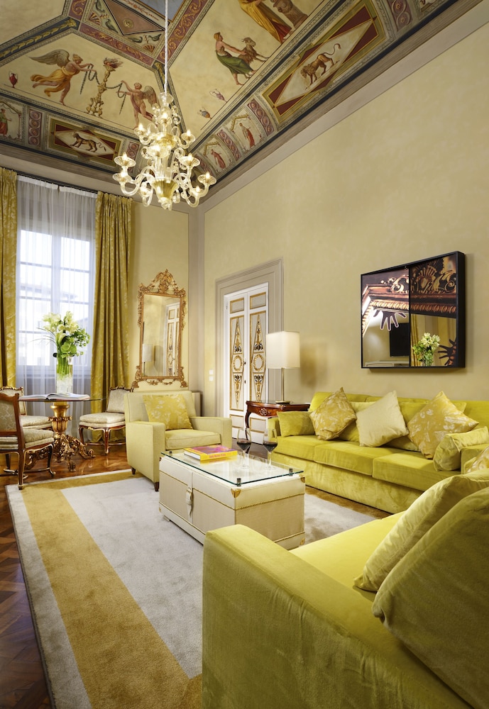 Suite (Decorated 104)