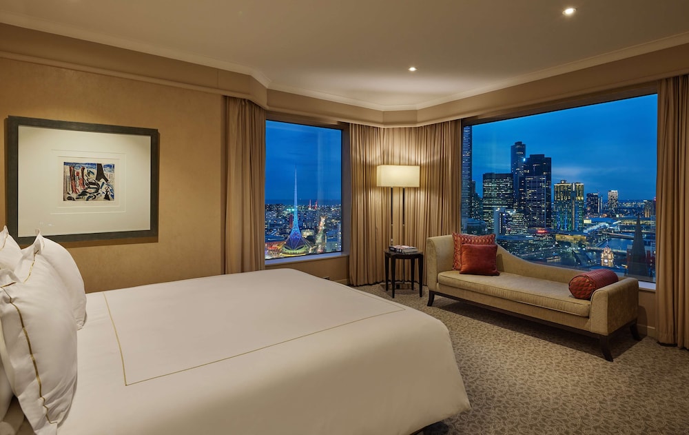 Diplomatic Suite (Grand Club Lounge Access)