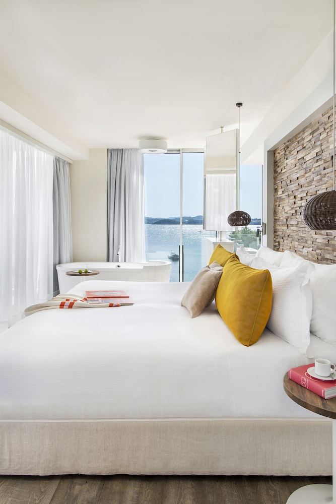 Extra ME+ Junior Suite 2 Bedroom Sea View (3+3)