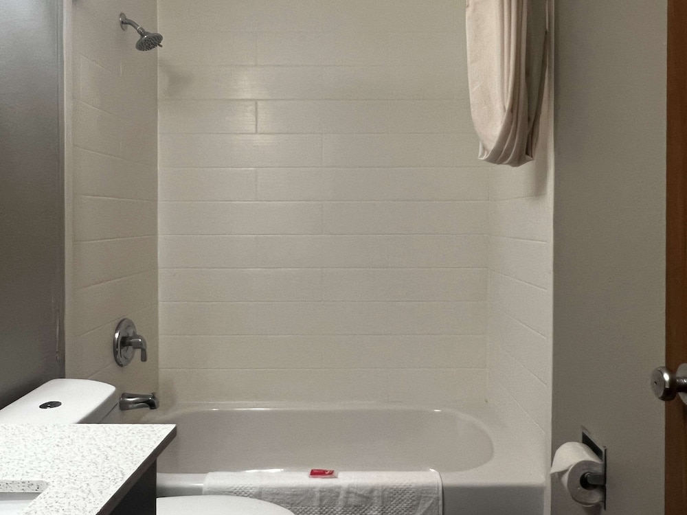 Standard Room, 2 Double Beds, Non Smoking - Photo 5