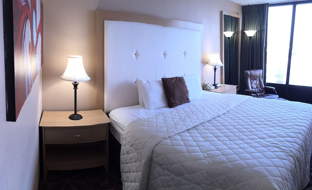 Standard Room, 1 King Bed - Photo 3