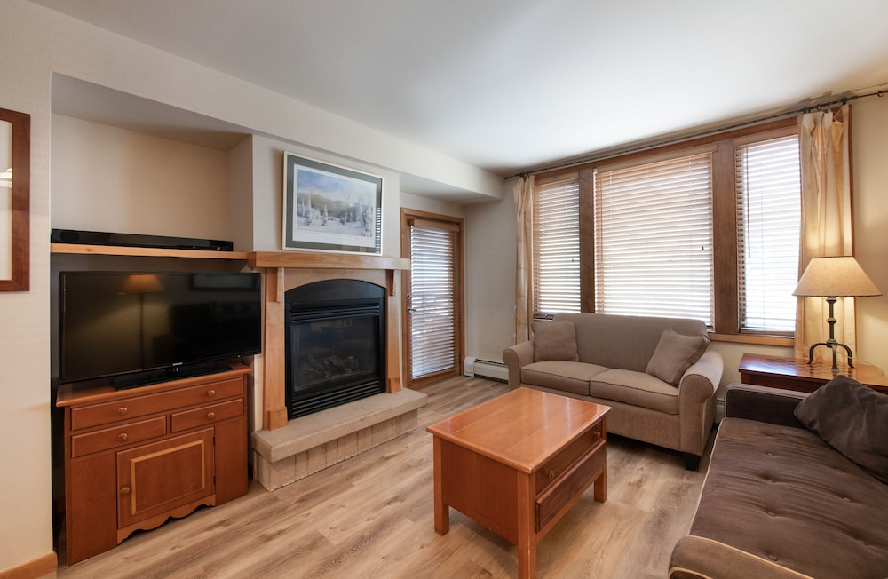 Condo, 2 Bedrooms photo 2