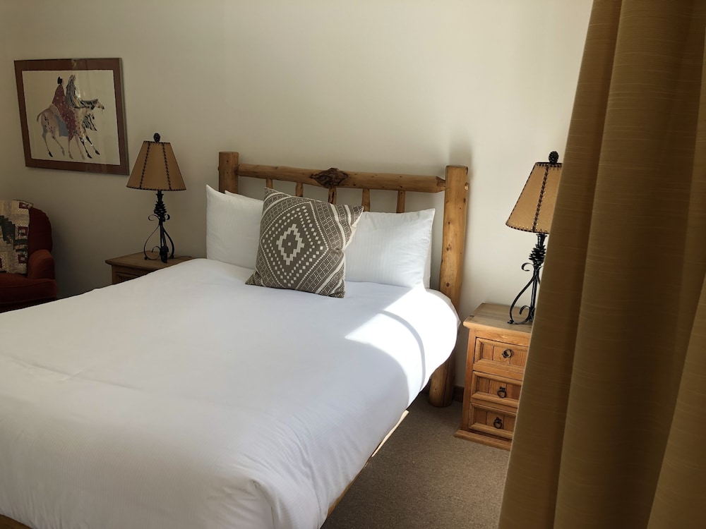 Double Room, Private Bathroom (Room 1 - No Pets Allowed) photo 1
