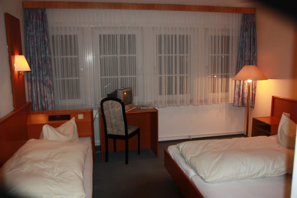Basic Triple Room photo 1