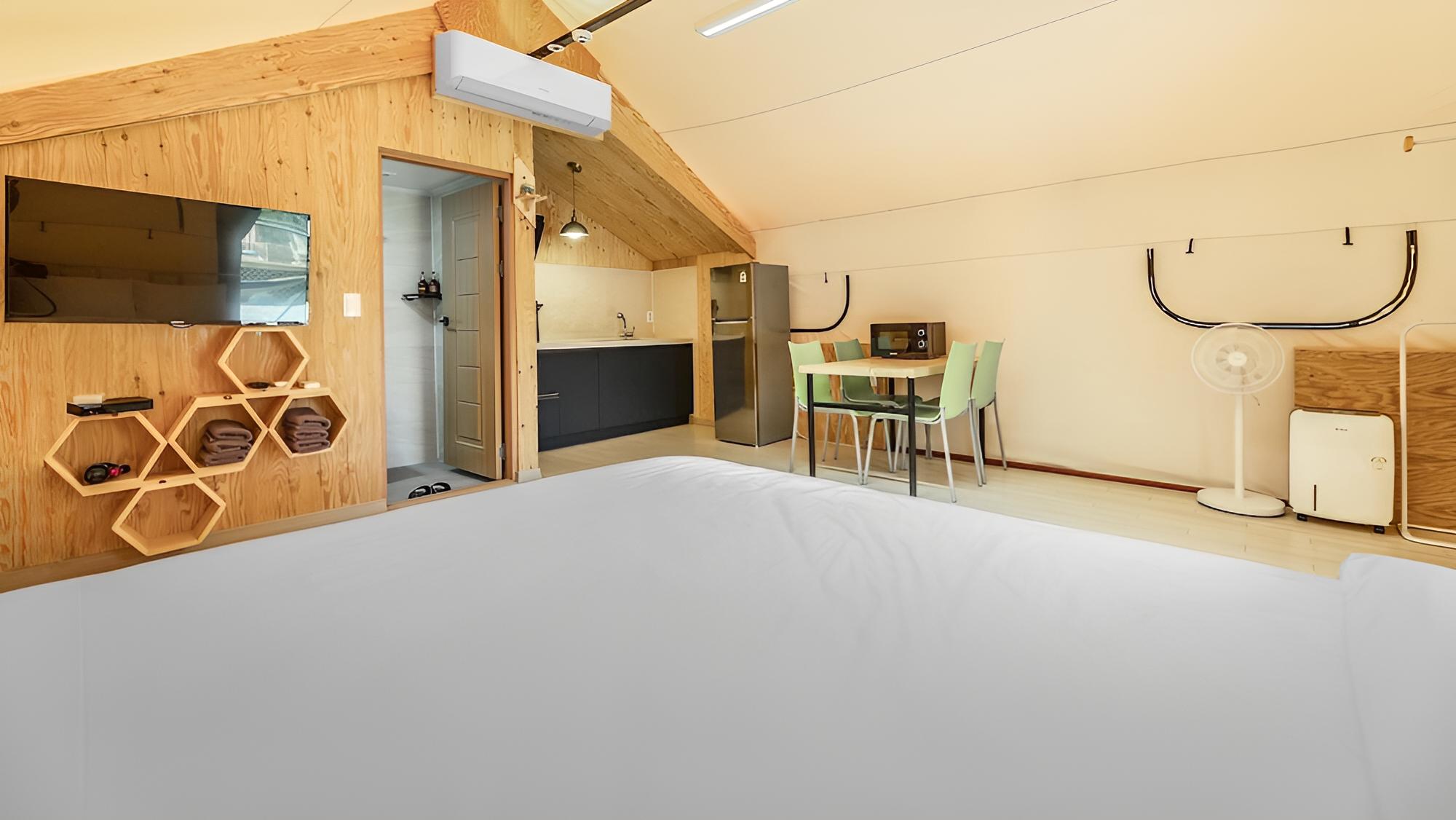 Basic Room, 1 Bedroom (Glamping B) - Photo 5