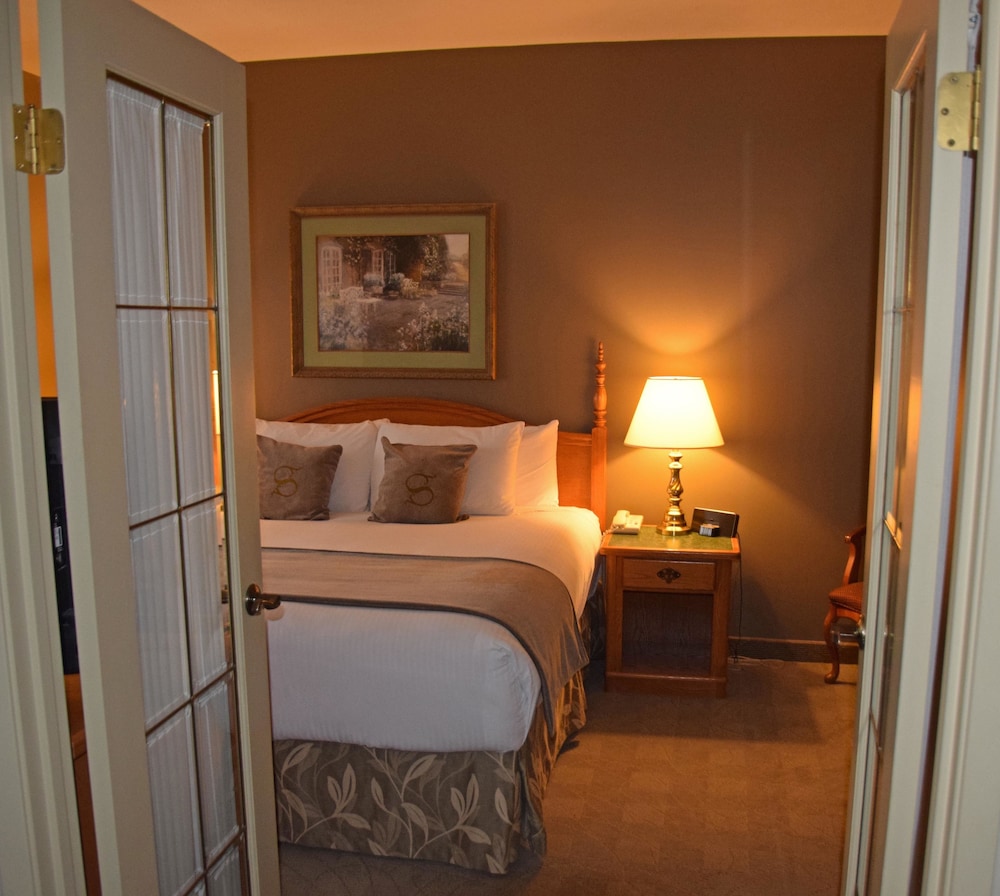 Executive Suite, 1 King Bed with Sofa bed