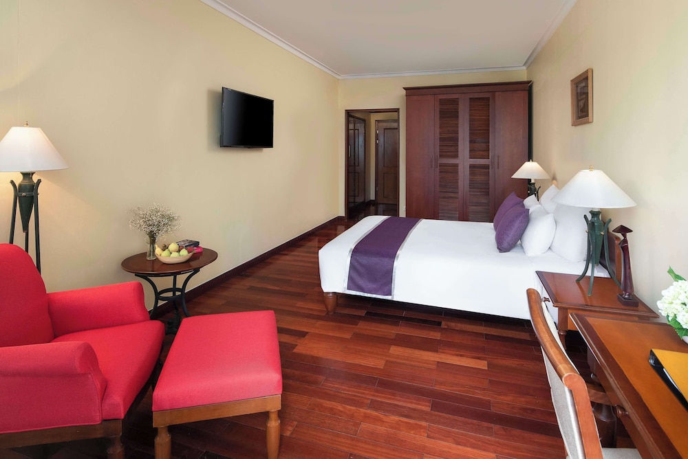 Club Executive Room - Photo 4