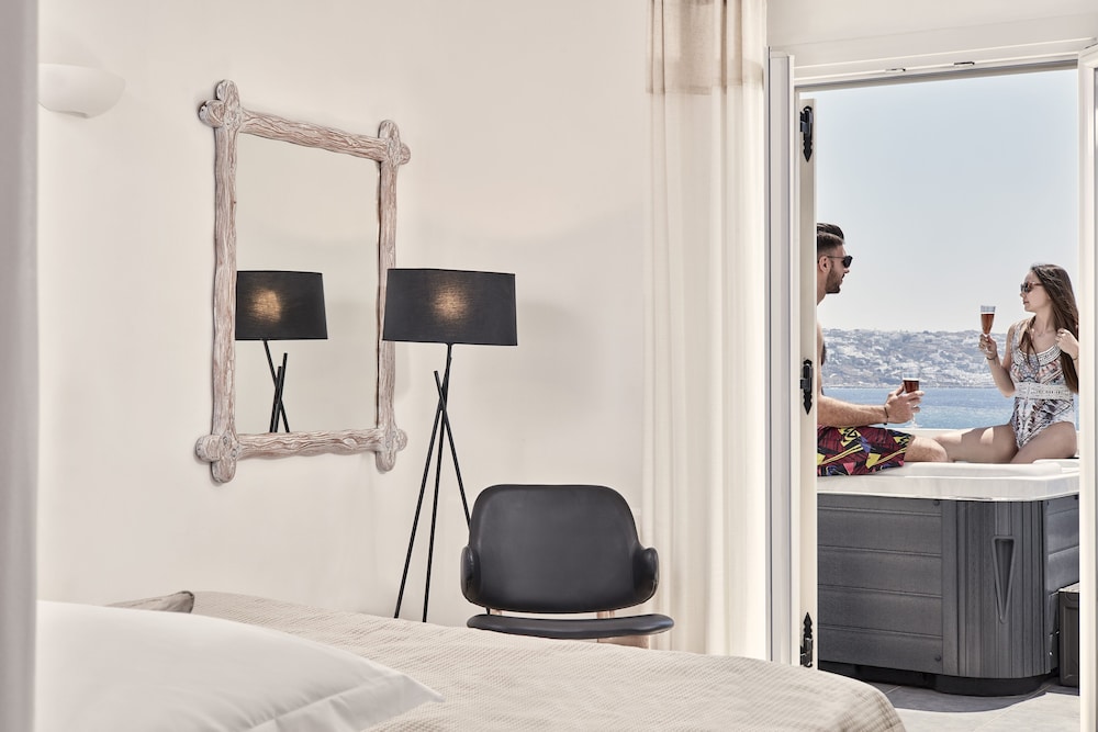 Honeymoon Suite, Hot Tub, Sea View (Outdoor) - Photo 3