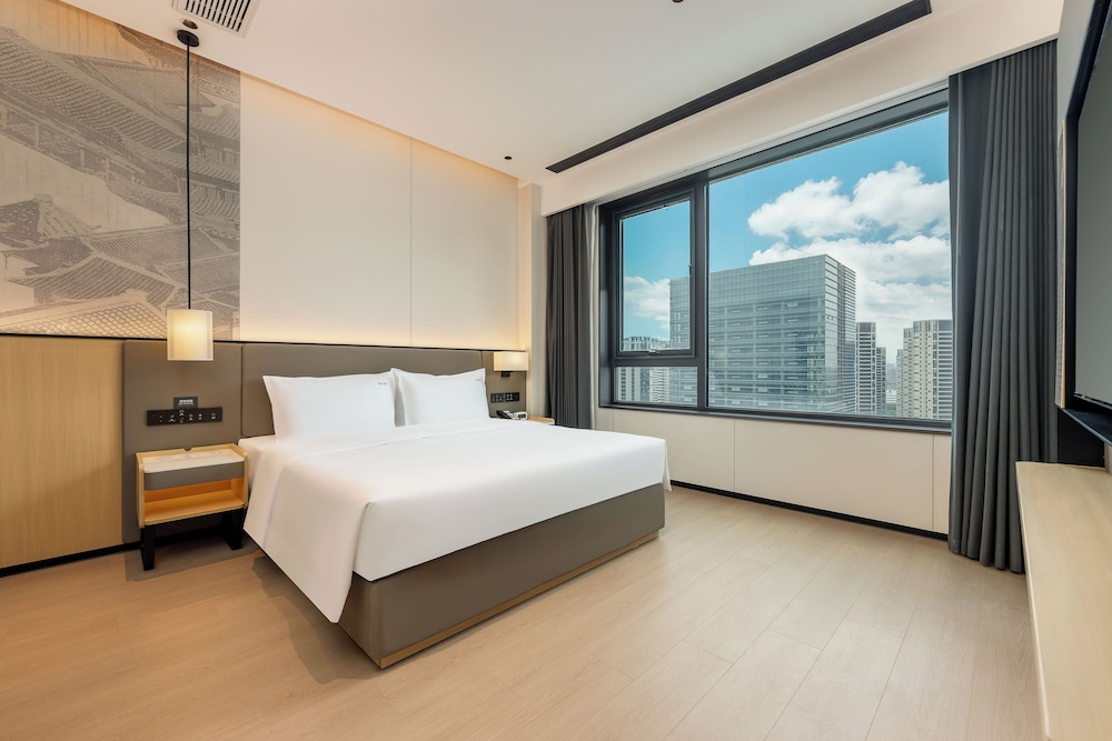 Standard Room, 1 King Bed