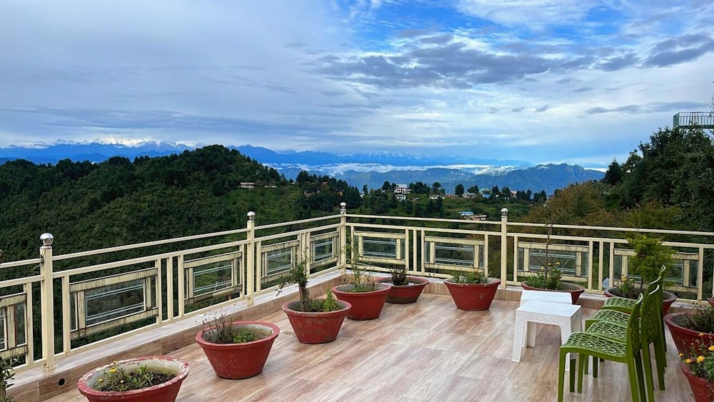 Valley View Room With Balcony - Photo 2