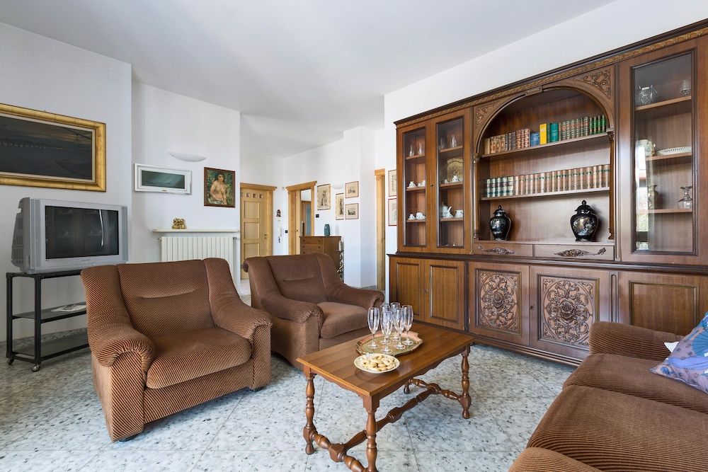 Classic Apartment, 2 Bedrooms